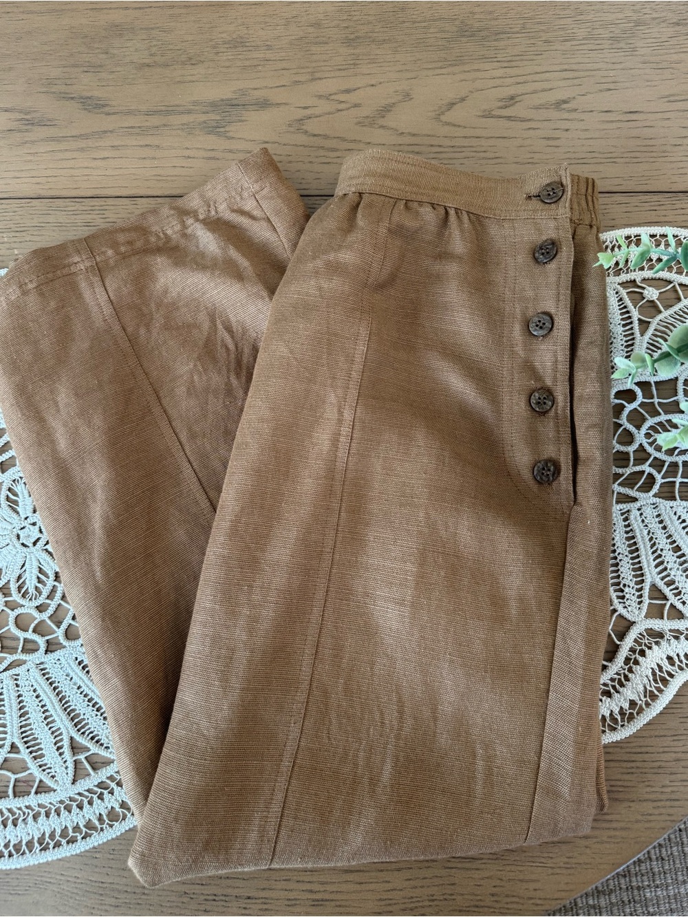 Chaus Vintage  Linen Blend Maxi Skirt Camel Button Detail Side Slit Size 6